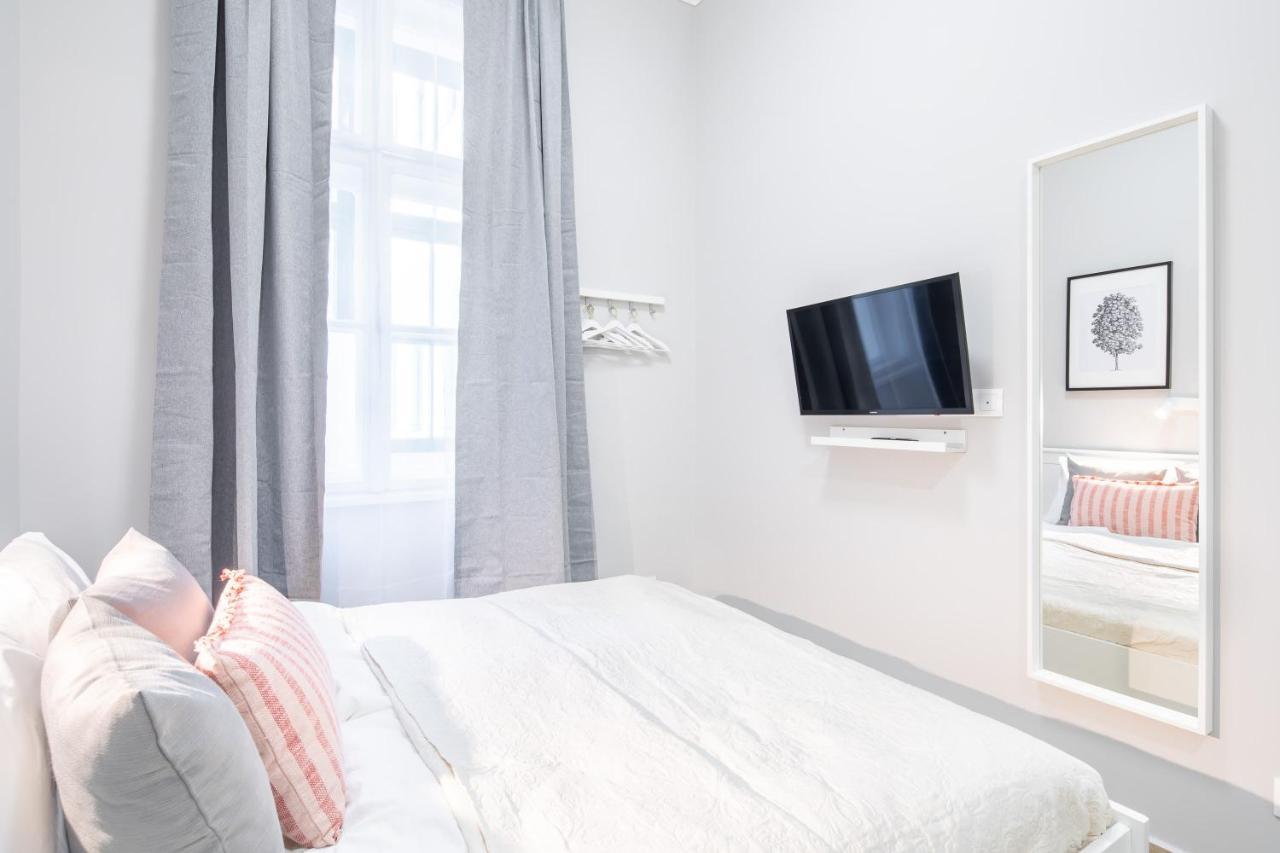 New - Central And Modern Studio Βουδαπέστη Εξωτερικό φωτογραφία
